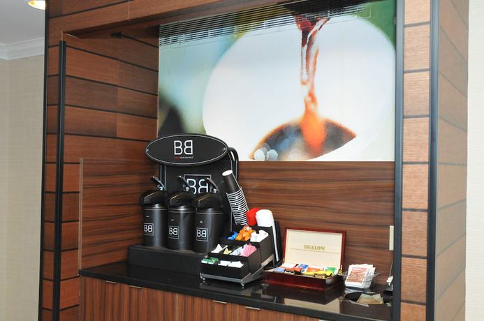 Imagen del bar/restaurante del Hotel Wingate by Wyndham Dayton North. Foto 4