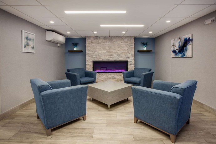 Imagen de los interiores del Hotel Wingate by Wyndham Detroit Metro Airport. Foto 15
