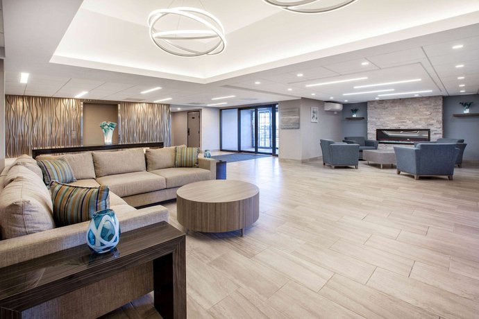 Imagen de los interiores del Hotel Wingate by Wyndham Detroit Metro Airport. Foto 18