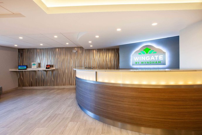 Imagen de los interiores del Hotel Wingate by Wyndham Detroit Metro Airport. Foto 19