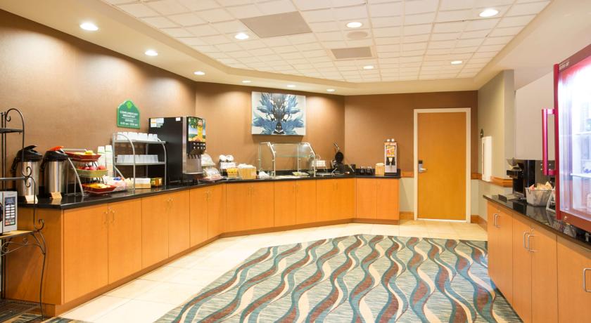 Imagen del bar/restaurante del Hotel Wingate by Wyndham Garner/Raleigh South. Foto 7