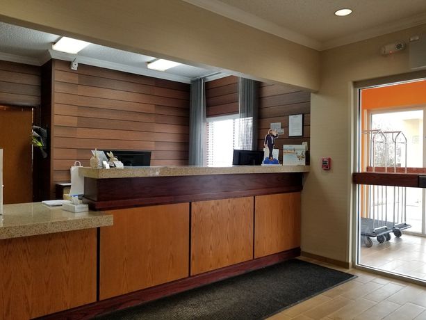 Imagen de los interiores del Hotel Wingate by Wyndham Great Falls. Foto 19