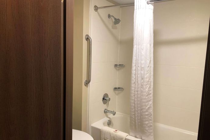 Imagen de la habitación del Hotel Wingate by Wyndham Grove City. Foto 18
