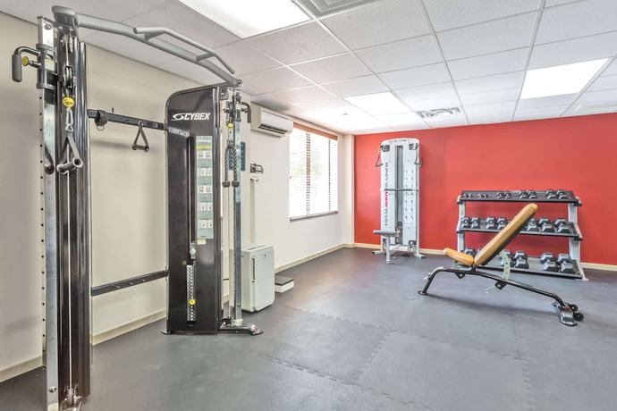 Imagen de los interiores del Hotel Wingate by Wyndham Houma La. Foto 11