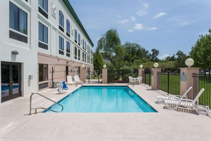 Imagen de la piscina del Hotel Wingate by Wyndham Houma La. Foto 16