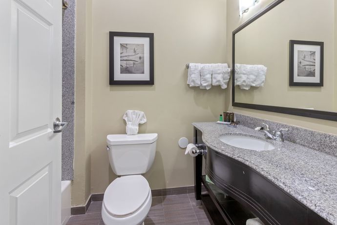Imagen de la habitación del Hotel Wingate by Wyndham Lake Charles Casino Area. Foto 6