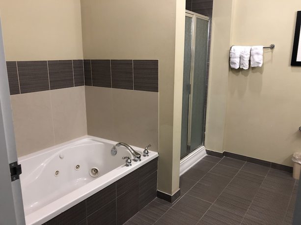 Imagen de la habitación del Hotel Wingate by Wyndham Lake Charles Casino Area. Foto 8