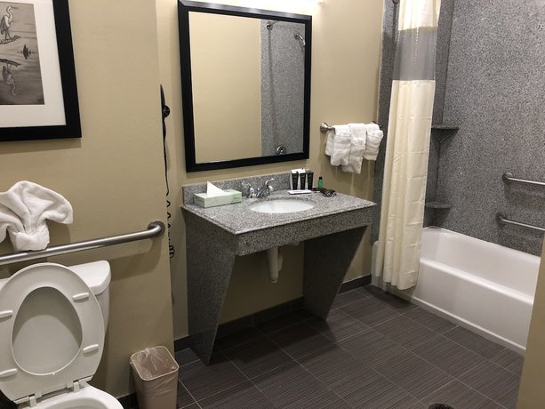 Imagen de la habitación del Hotel Wingate by Wyndham Lake Charles Casino Area. Foto 12