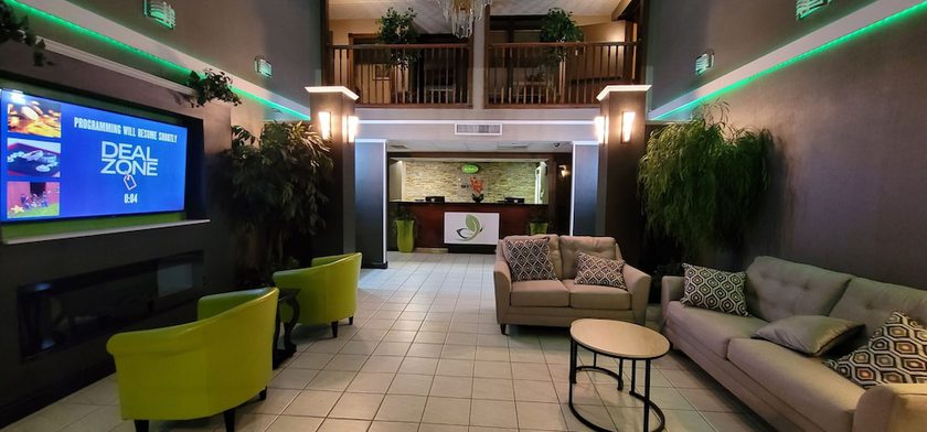 Imagen de los interiores del Hotel Wingate by Wyndham Lake George. Foto 17