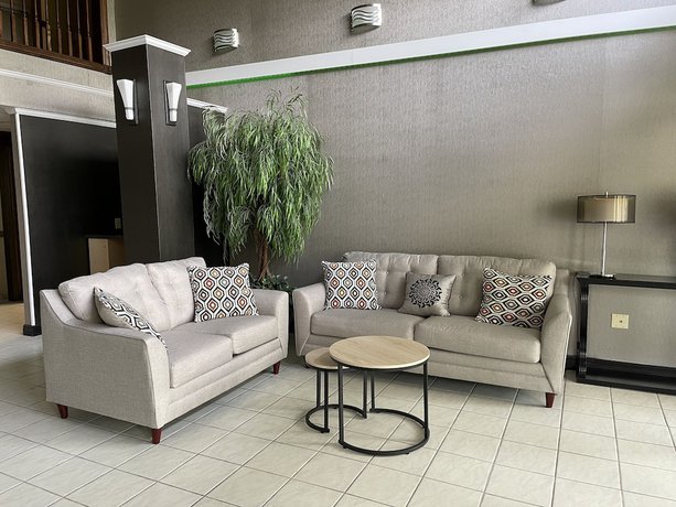 Imagen de los interiores del Hotel Wingate by Wyndham Lake George. Foto 20