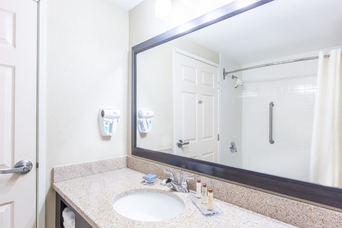Imagen de la habitación del Hotel Wingate by Wyndham Lexington. Foto 3