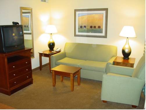 Imagen de la habitación del Hotel Wingate by Wyndham Lincoln Airport East I-80. Foto 7