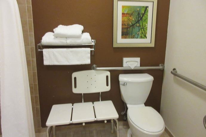 Imagen de la habitación del Hotel Wingate by Wyndham Marion. Foto 3
