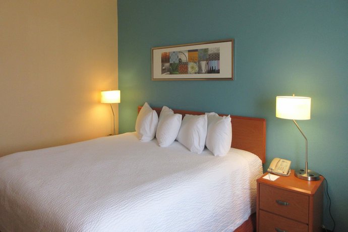 Imagen de la habitación del Hotel Wingate by Wyndham Marion. Foto 5