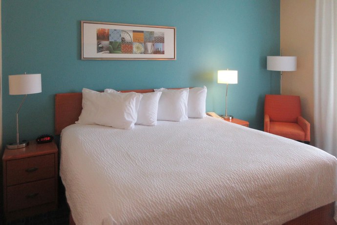 Imagen de la habitación del Hotel Wingate by Wyndham Marion. Foto 17