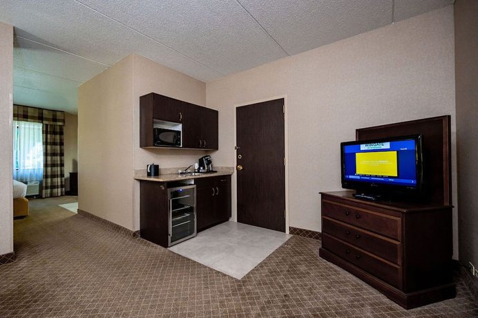 Imagen de la habitación del Hotel Wingate by Wyndham Mentor OH. Foto 8