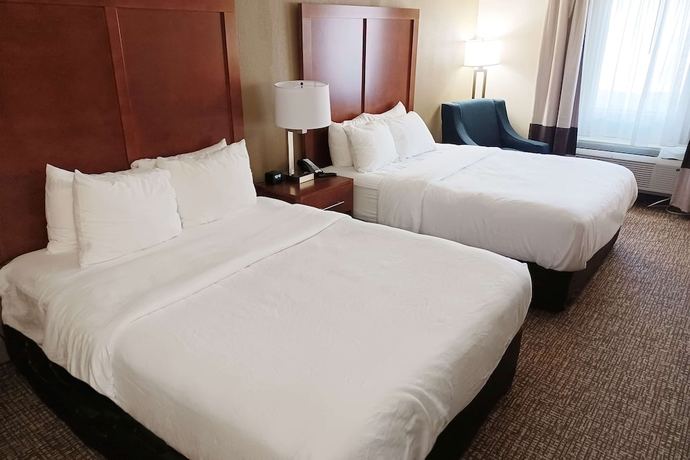 Imagen de la habitación del Hotel Wingate by Wyndham Pittsburgh/New Stanton. Foto 2