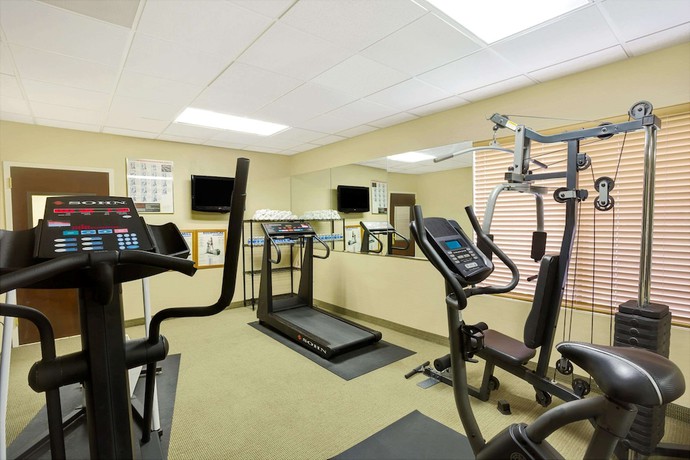 Imagen de los interiores del Hotel Wingate by Wyndham Raleigh Durham / Airport. Foto 20
