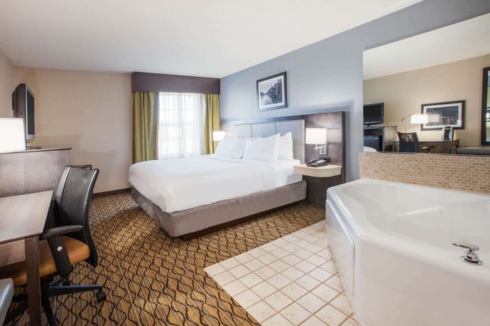 Imagen de la habitación del Hotel Wingate by Wyndham Roseville/Detroit. Foto 9