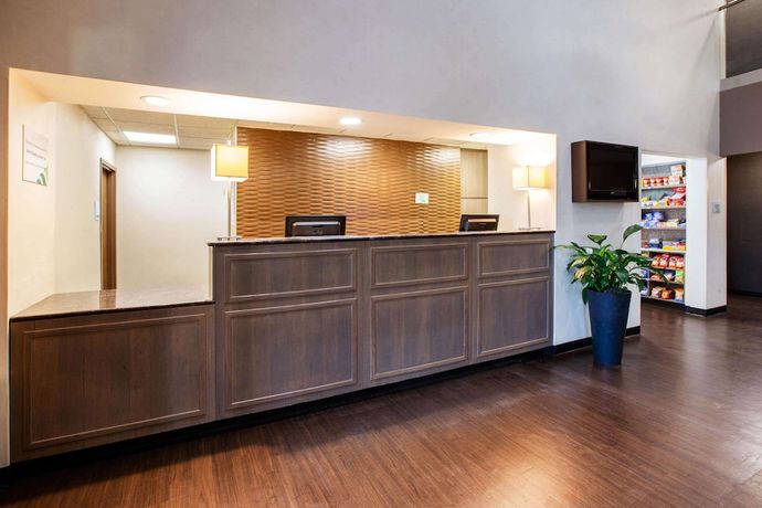 Imagen de los interiores del Hotel Wingate by Wyndham Roseville/Detroit. Foto 15