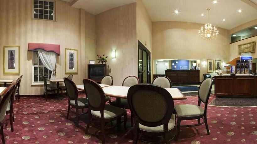 Imagen del bar/restaurante del Hotel Wingate by Wyndham Roseville/Detroit. Foto 3