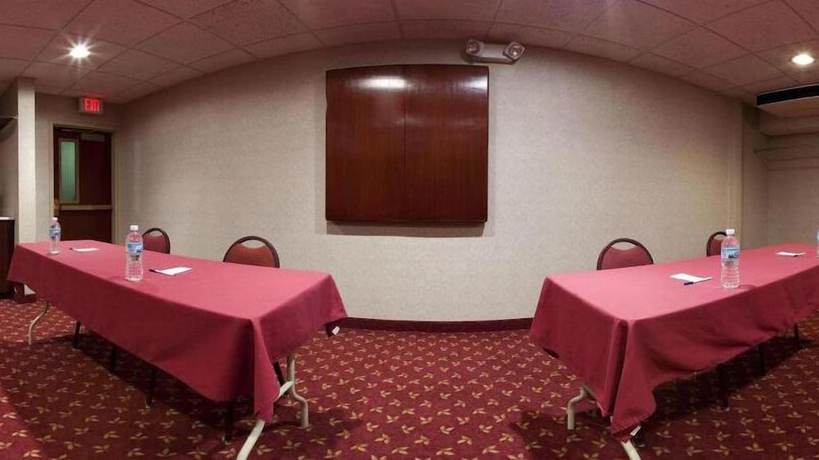 Imagen de los interiores del Hotel Wingate by Wyndham Roseville/Detroit. Foto 17