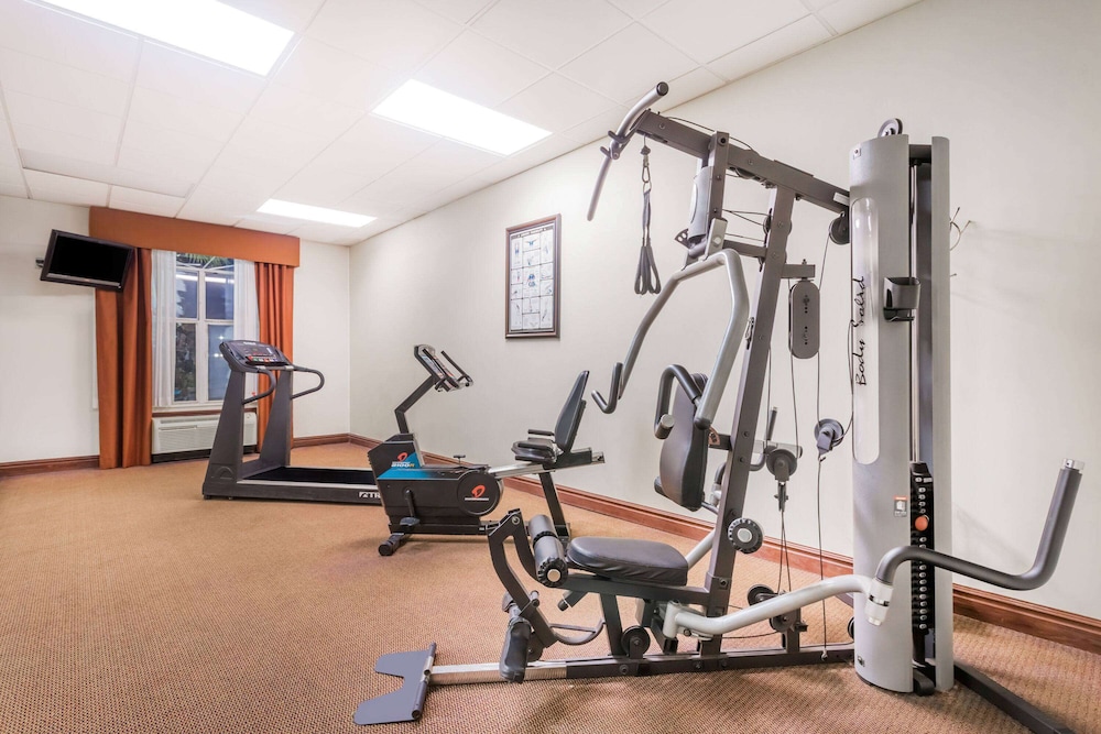 Imagen de los interiores del Hotel Wingate by Wyndham Savannah Gateway. Foto 19