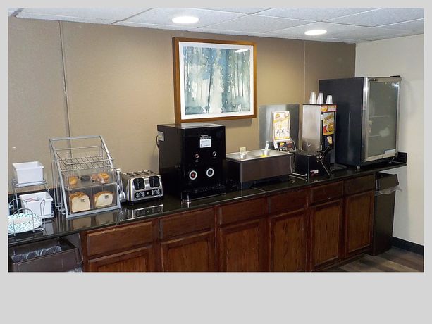 Imagen del bar/restaurante del Hotel Wingate by Wyndham Somerset. Foto 3