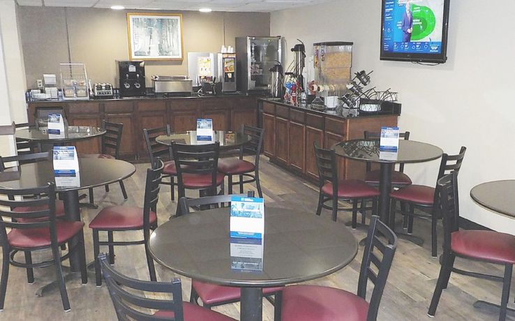 Imagen del bar/restaurante del Hotel Wingate by Wyndham Somerset. Foto 4