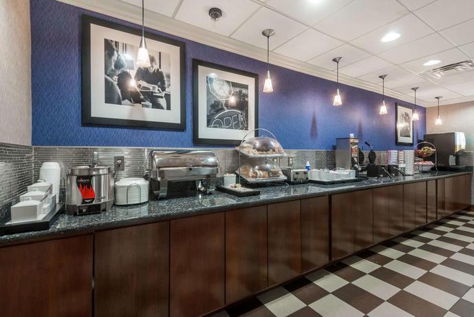 Imagen del bar/restaurante del Hotel Wingate by Wyndham Springfield. Foto 6