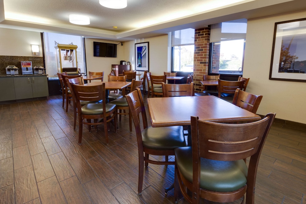 Imagen del bar/restaurante del Hotel Wingate by Wyndham St. Louis/Fenton Route 66. Foto 4