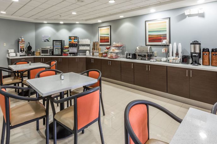 Imagen del bar/restaurante del Hotel Wingate by Wyndham Sulphur Near Lake Charles. Foto 2