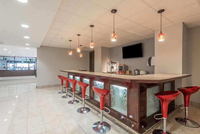 Imagen del bar/restaurante del Hotel Wingate by Wyndham Sulphur Near Lake Charles. Foto 3