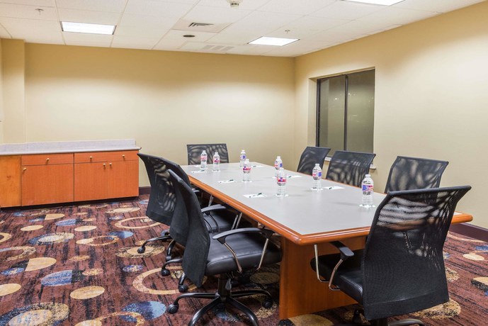 Imagen de los interiores del Hotel Wingate by Wyndham Sulphur Near Lake Charles. Foto 14
