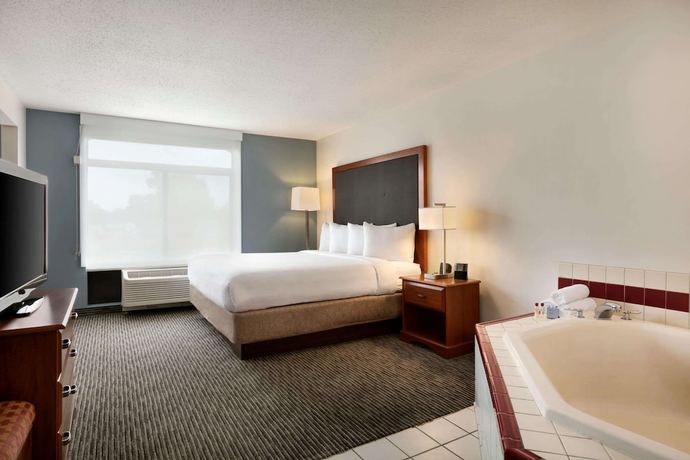 Imagen de la habitación del Hotel Wingate by Wyndham Vienna/Parkersburg/Marietta. Foto 13