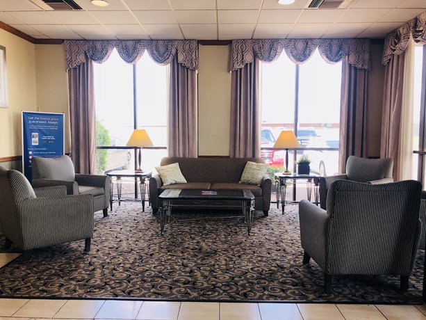 Imagen de los interiores del Hotel Wingate by Wyndham Wichita Airport. Foto 15