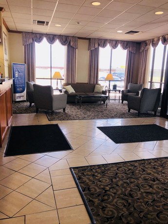Imagen de los interiores del Hotel Wingate by Wyndham Wichita Airport. Foto 16