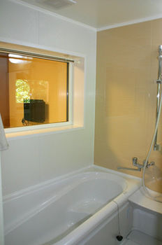 Imagen de la habitación del Hotel Winkel Village. Foto 4