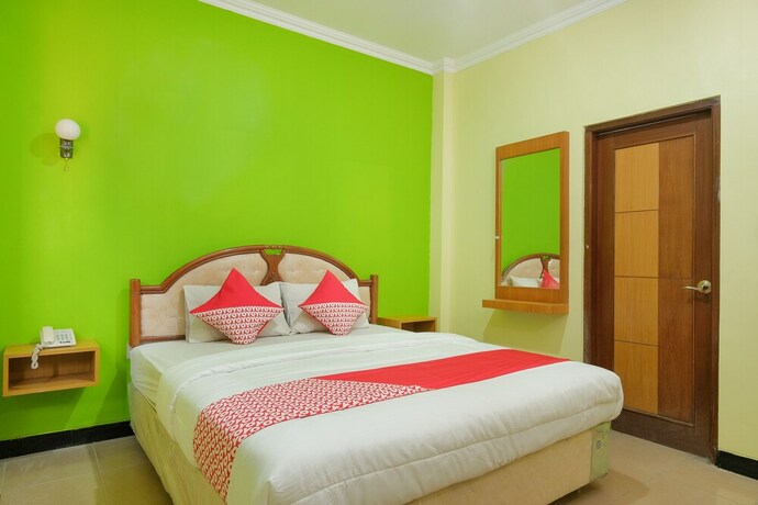 Imagen de la habitación del Hotel Winotosastro Garden. Foto 2