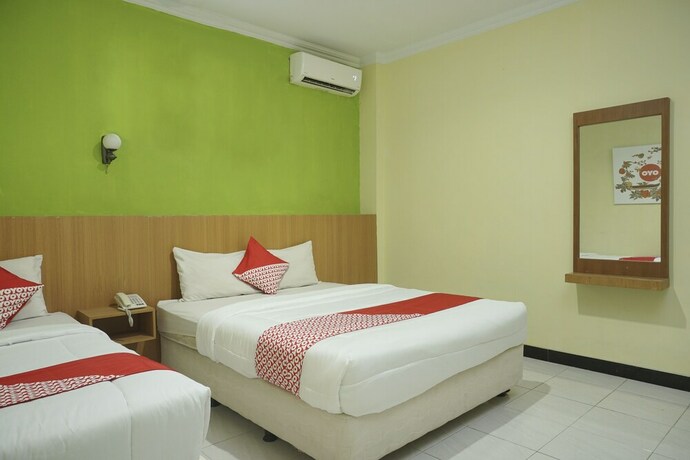Imagen de la habitación del Hotel Winotosastro Garden. Foto 12