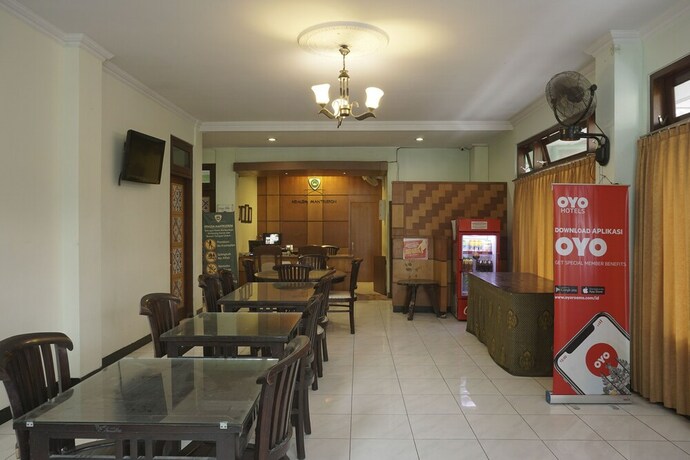 Imagen de los interiores del Hotel Winotosastro Garden. Foto 20