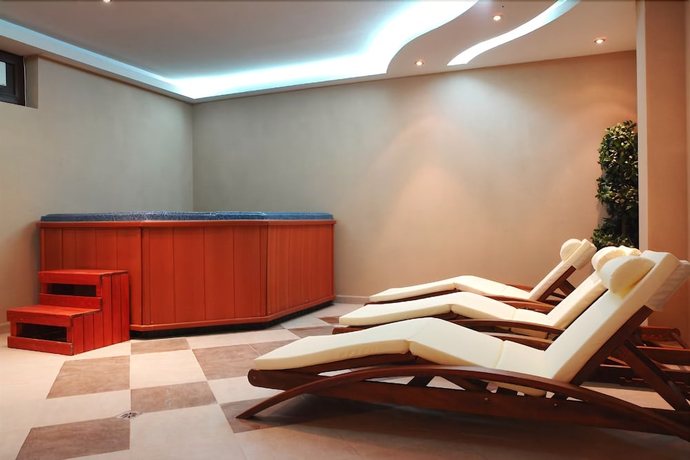 Imagen de la piscina del Hotel Winslow Elegance. Foto 18