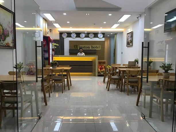 Imagen de los interiores del Hotel Winston. Foto 26