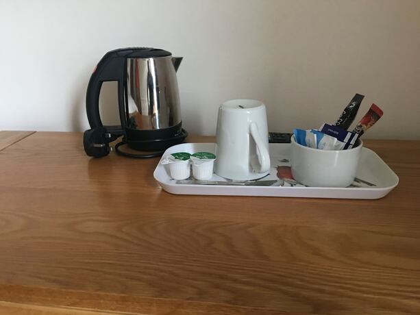 Imagen de la habitación del Hotel Winston Manor. Foto 15