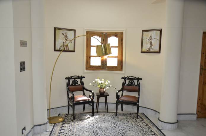 Imagen de los interiores del Hotel Winsum Hill. Foto 12