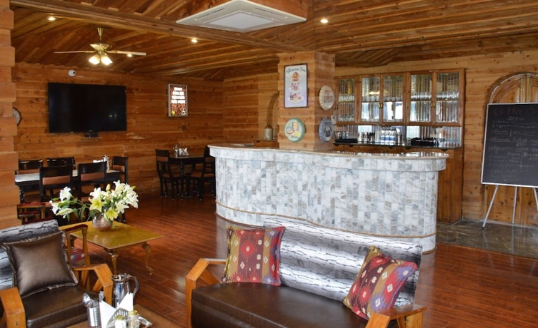 Imagen de los interiores del Hotel Winsum Hill Solan. Foto 15