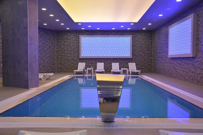 Imagen de la piscina del Hotel Winter City. Foto 19