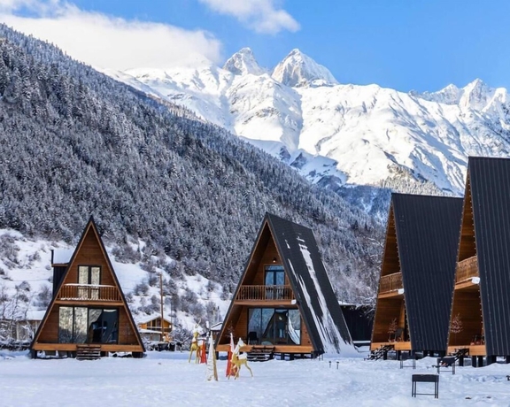 Imagen general del Hotel Winterfell Mestia - Premium Cottages. Foto 2