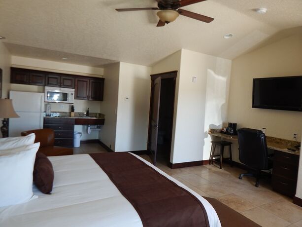 Imagen de la habitación del Hotel Winterton Suites. Foto 15