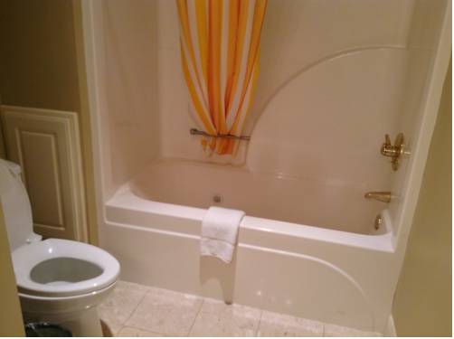 Imagen de la habitación del Hotel Winton Inn & Suites. Foto 8